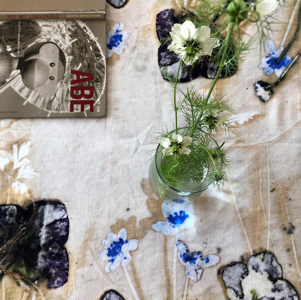 Dug med Blue Windflower