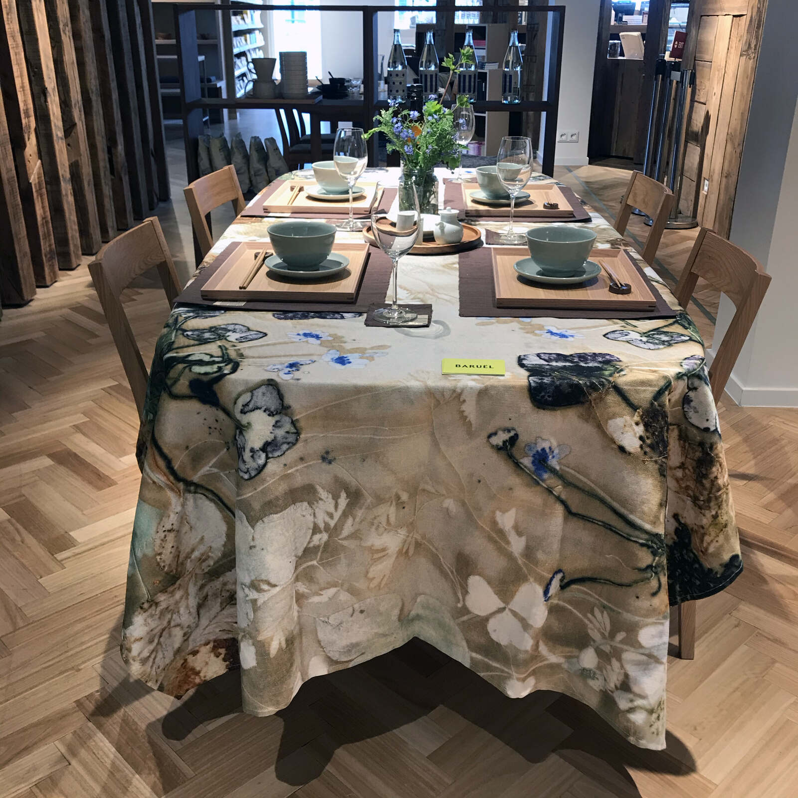 Dug med Blue Windflower